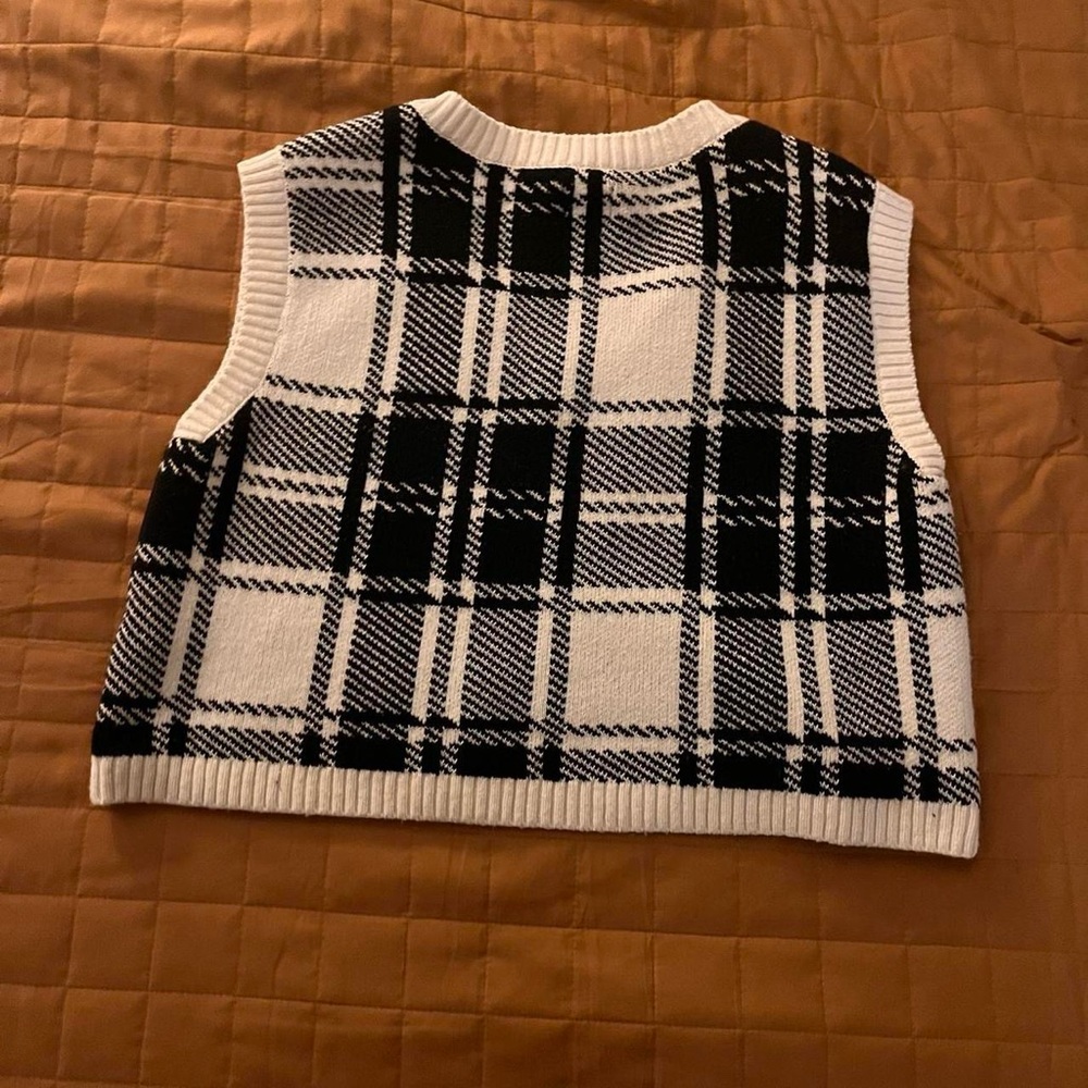 hollister sweater vest